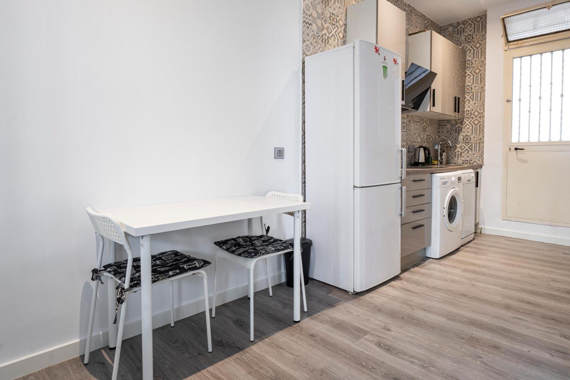 Hogar En Calle Lavapies Madrid Ngoại thất bức ảnh